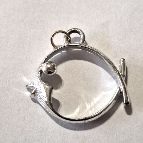 Sarah Coventry Vintage Fish Charm Necklace, Stamped, Silvertone - Picture 3 of 9